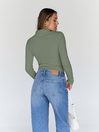 Trendy Queen Women's Turtleneck Long Sleeve Shirts Fall Fashion Basic Thermal Underwear Tops Winter Clothes 2025