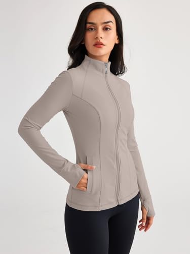 Trendy Queen Womens Lightweight Zip Up Jackets 2025 Athletic Hoodies Fall Gym Shirts Running Workout Clothes with Pocket